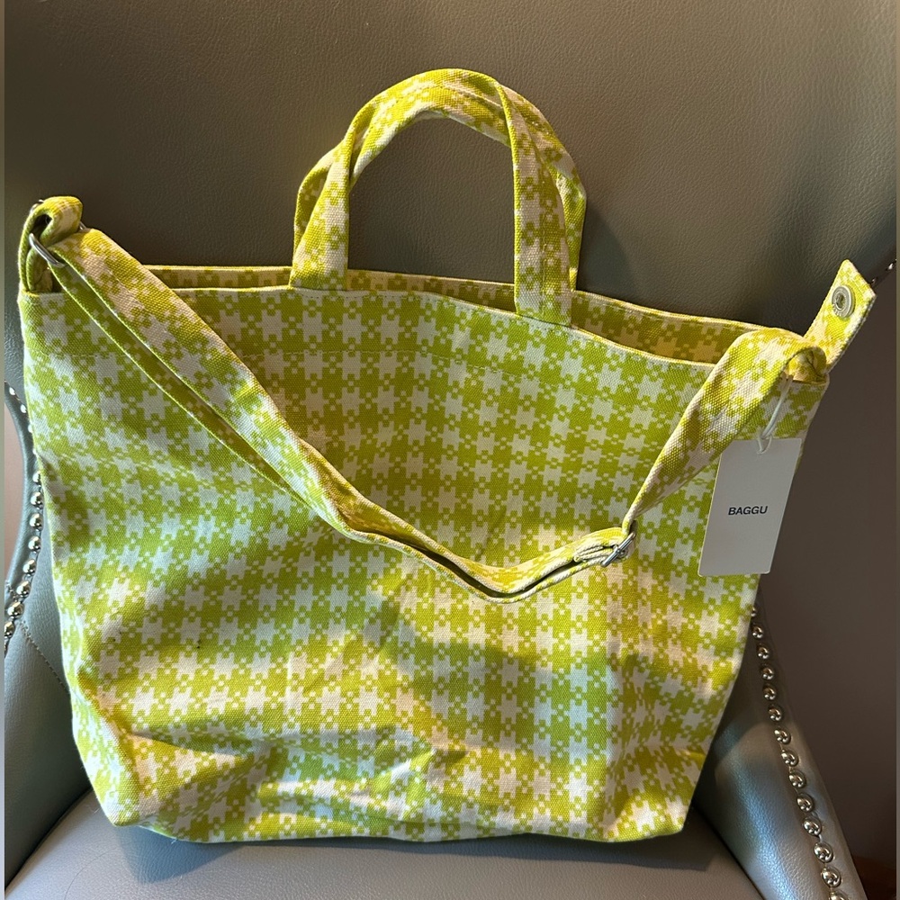 BNWT BAGGU horizontal zip duck bag in chartreuse pixel gingham.